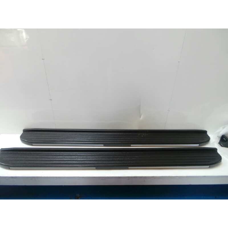 Recambio de estribo para kia sportage referencia OEM IAM P83701F100 NUEVO ESTRIBERAS