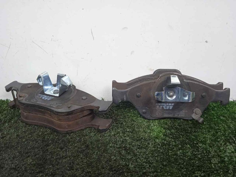 Recambio de pastillas frenos delanteras para toyota yaris 1.5 16v cat (híbrido) referencia OEM IAM 044650D120 TRW 