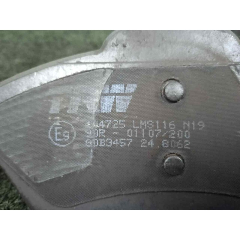 Recambio de pastillas frenos delanteras para toyota yaris 1.5 16v cat (híbrido) referencia OEM IAM 044650D120 TRW 