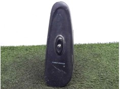 Recambio de mando elevalunas delantero derecho para hyundai coupe (j2) 1.6 16v cat referencia OEM IAM 9358027000  