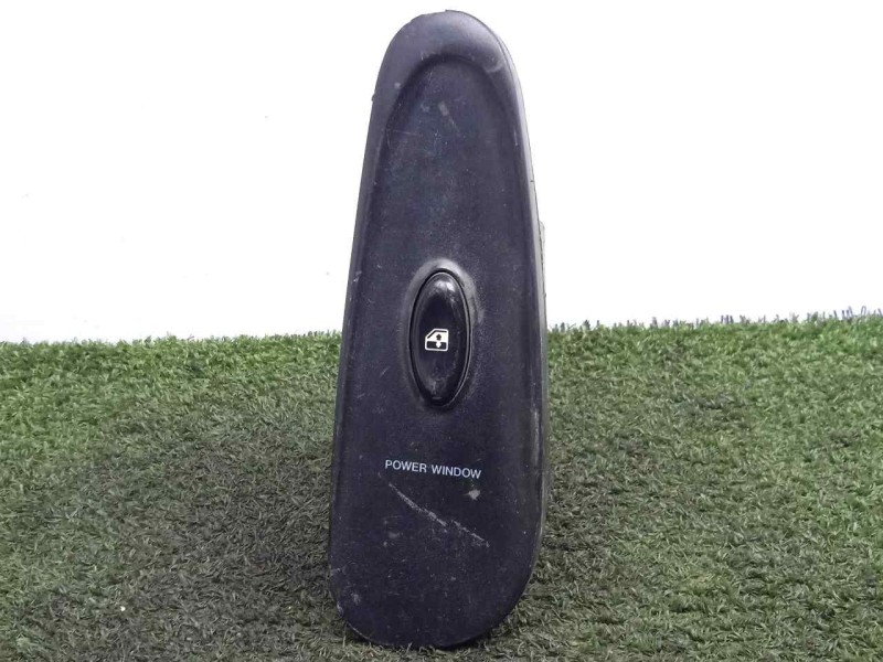 Recambio de mando elevalunas delantero derecho para hyundai coupe (j2) 1.6 16v cat referencia OEM IAM 9358027000  