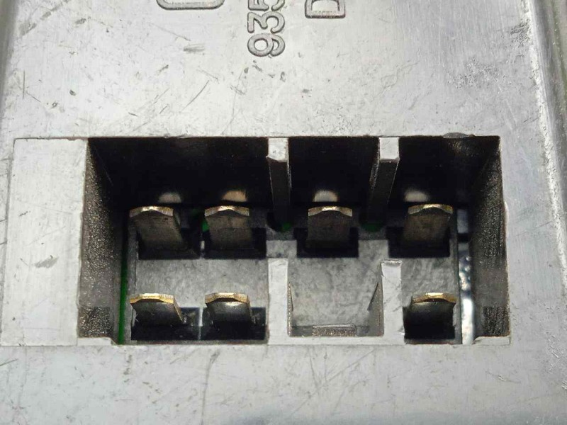 Recambio de mando elevalunas delantero derecho para hyundai coupe (j2) 1.6 16v cat referencia OEM IAM 9358027000  