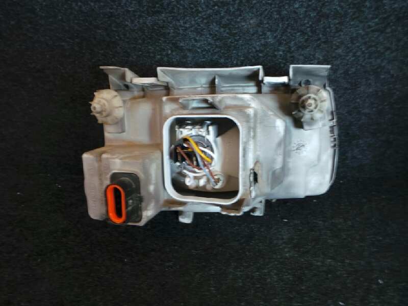 Recambio de faro izquierdo para volkswagen polo berlina (6n2) 1.9 sdi referencia OEM IAM  95-00 