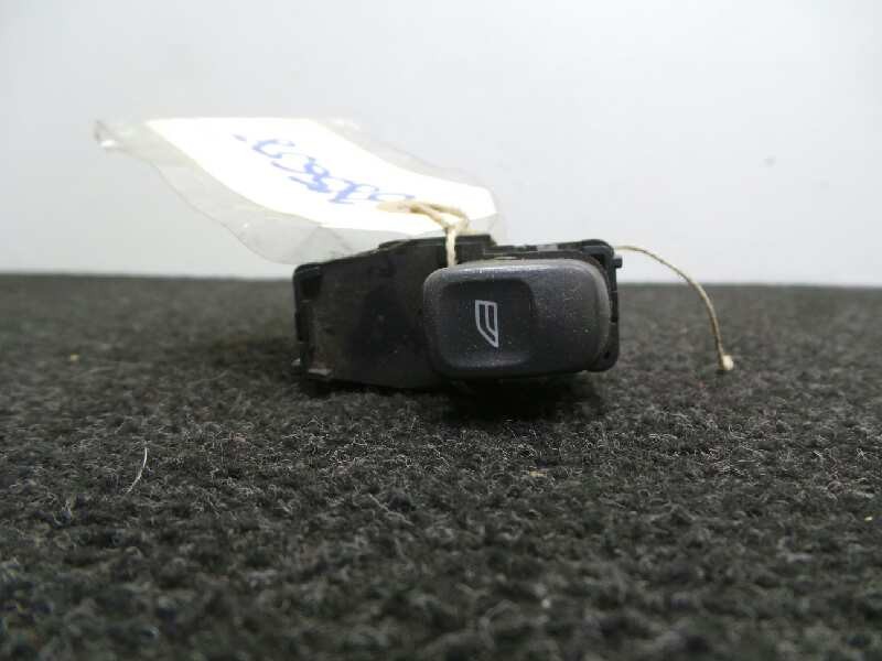 Recambio de mando elevalunas trasero derecho para volvo s40 berlina 1.6 cat referencia OEM IAM 30889759  5 PINES