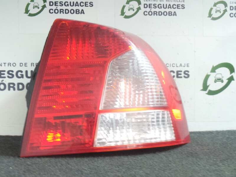 Recambio de piloto trasero derecho para kia shuma ii 1.6 cat referencia OEM IAM   4.PUERTAS