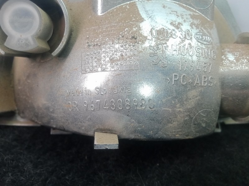 Recambio de luz central de freno para peugeot 208 1.2 12v vti referencia OEM IAM 9674308980  