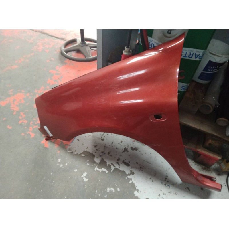 Recambio de aleta delantera izquierda para renault clio ii fase i (b/cbo) referencia OEM IAM 109193612 150142 