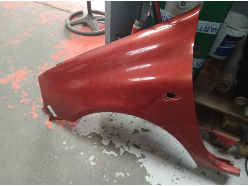 Recambio de aleta delantera izquierda para renault clio ii fase i (b/cbo) referencia OEM IAM 109193612 150142 