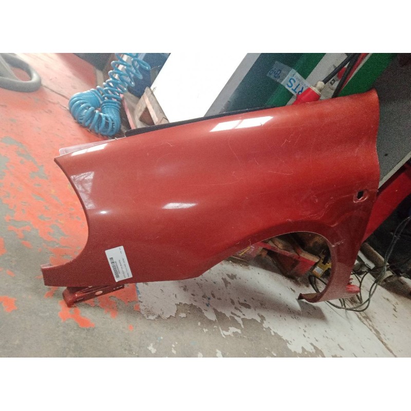 Recambio de aleta delantera izquierda para renault clio ii fase i (b/cbo) referencia OEM IAM 109193612 150142 