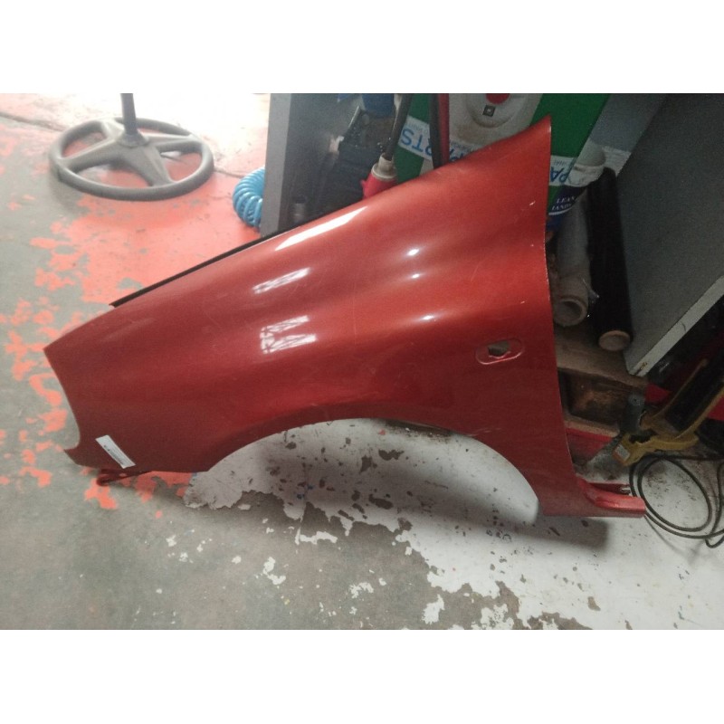 Recambio de aleta delantera izquierda para renault clio ii fase i (b/cbo) referencia OEM IAM 109193612 150142 