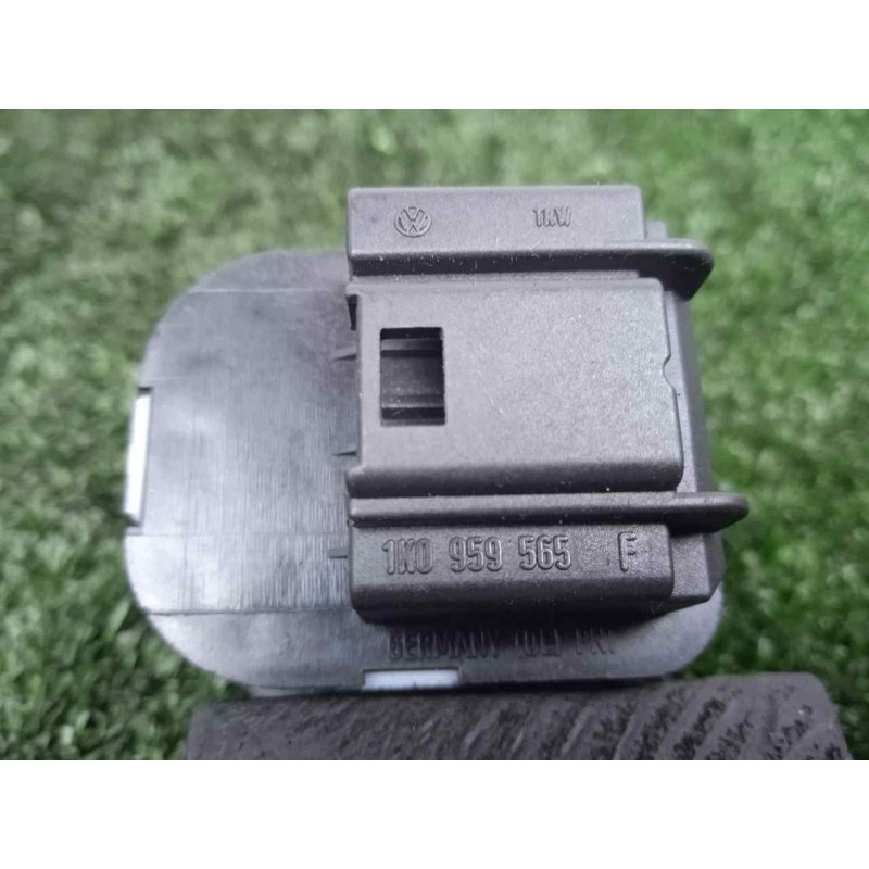 Recambio de mando retrovisor para volkswagen golf v berlina (1k1) 1.9 tdi referencia OEM IAM 1K0959565F CALEFACTABLE 