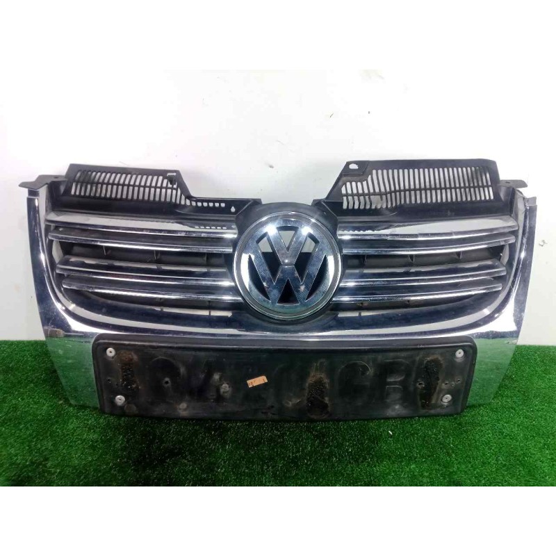 Recambio de rejilla delantera para volkswagen jetta (1k2) 2.0 tdi referencia OEM IAM 1K5853651 DAÑADA 