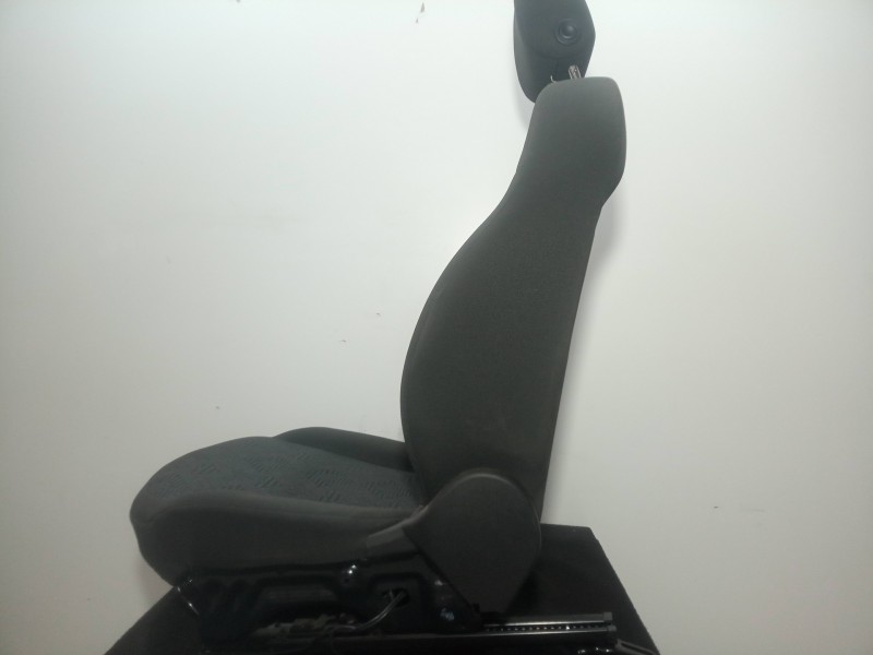 Recambio de asiento delantero derecho para opel corsa e 1.4 referencia OEM IAM  TELA 
