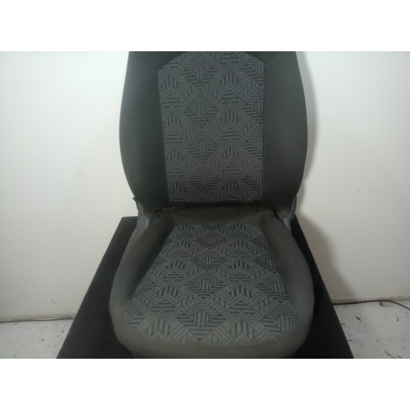 Recambio de asiento delantero derecho para opel corsa e 1.4 referencia OEM IAM  TELA 
