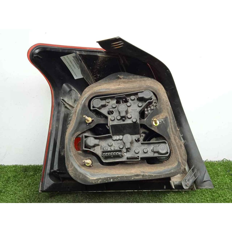 Recambio de piloto trasero derecho para toyota avensis berlina (t25) 2.2 d-4d cat referencia OEM IAM SINREF 03-06 4.PUERTAS