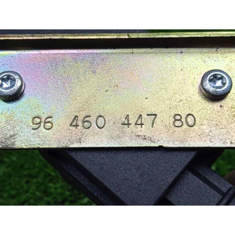 Recambio de cerradura puerta trasera derecha para citroën c3 pluriel 1.4 hdi referencia OEM IAM 9646014780  2.PINES