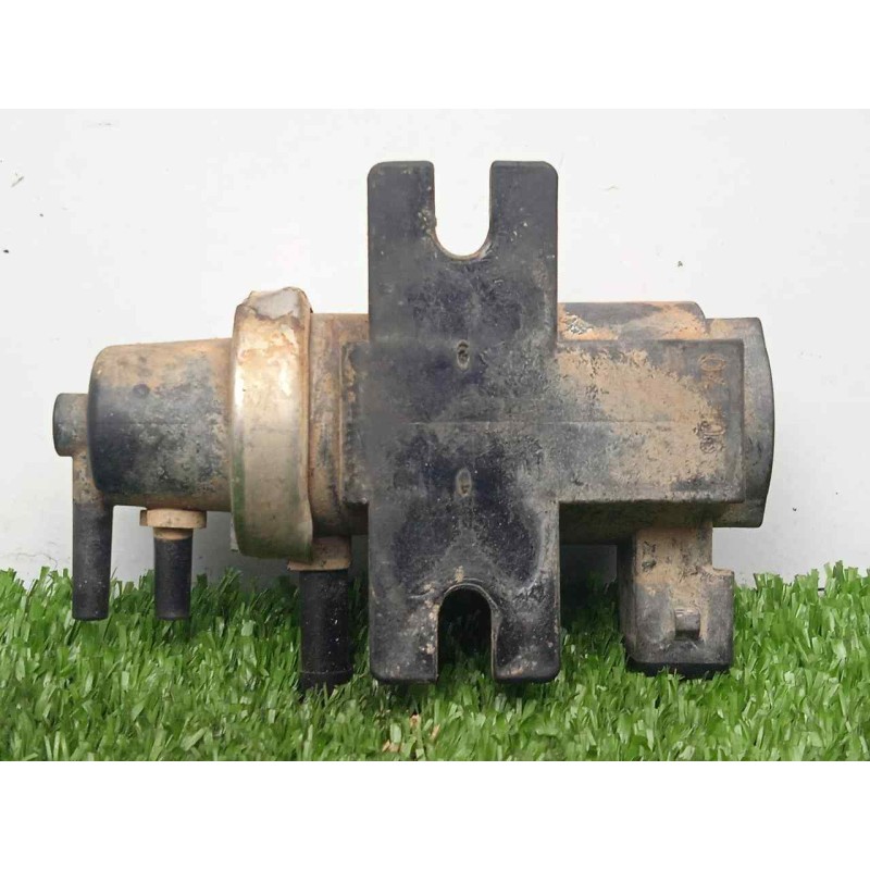 Recambio de valvula de vacio para land rover range rover (lm) 3.0 td6 referencia OEM IAM 2246175-72190323 2.PINES 3.CONEXIONES