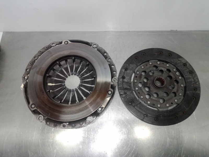 Recambio de kit embrague para opel astra gtc 1.7 16v cdti referencia OEM IAM   