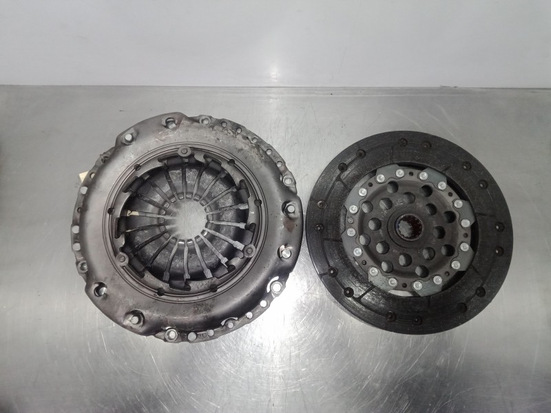 Recambio de kit embrague para opel astra gtc 1.7 16v cdti referencia OEM IAM   