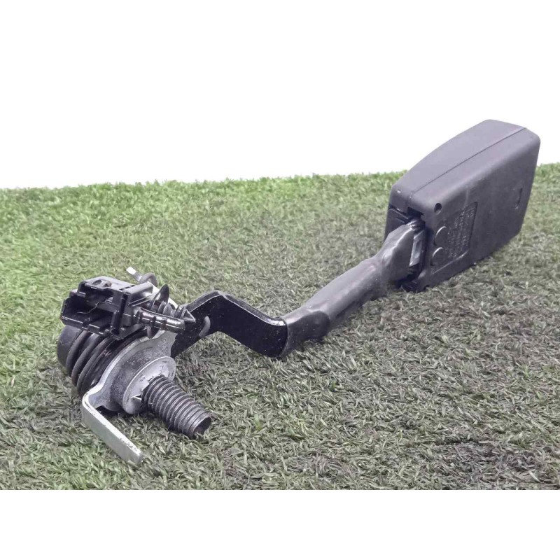 Recambio de enganche cinturon trasero derecho para ford kuga (cbs) 1.5 ecoboost cat referencia OEM IAM CV4460044BC3JA6  