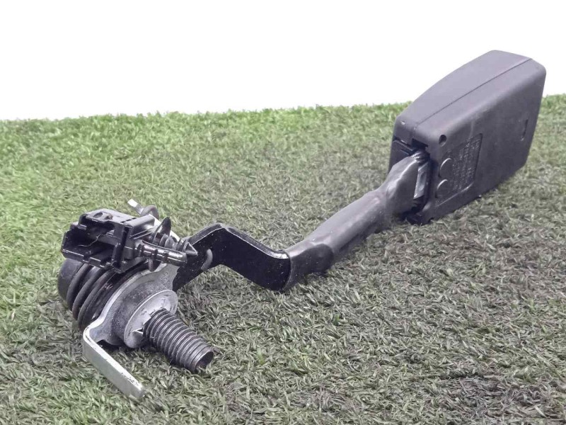 Recambio de enganche cinturon trasero derecho para ford kuga (cbs) 1.5 ecoboost cat referencia OEM IAM CV4460044BC3JA6  