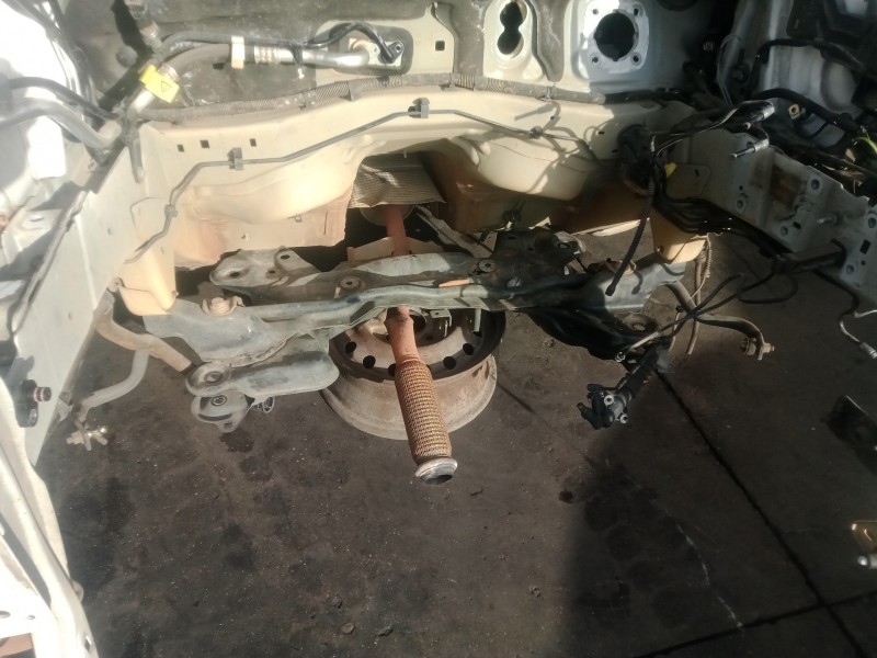 Recambio de puente delantero para peugeot 208 1.2 12v vti referencia OEM IAM   