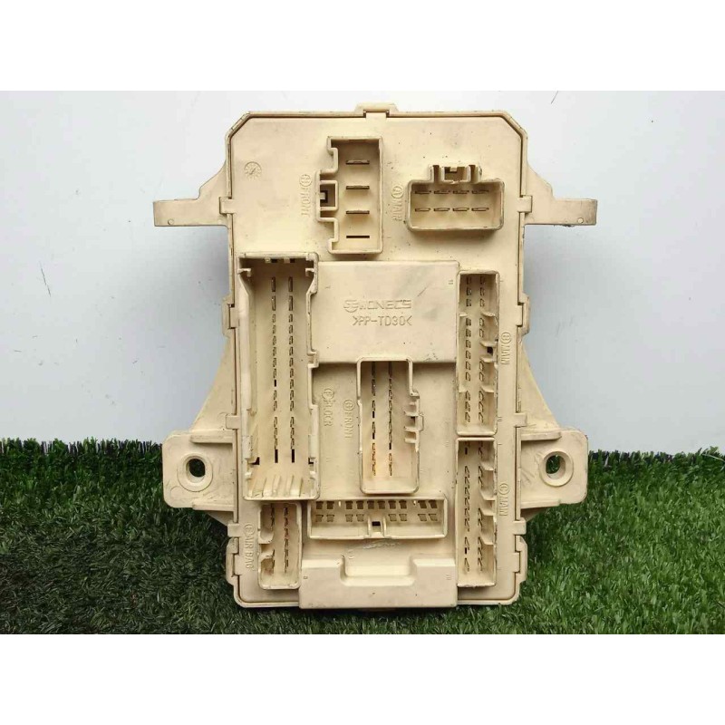 Recambio de caja reles / fusibles para hyundai i30 1.4 cat referencia OEM IAM 919501H510  