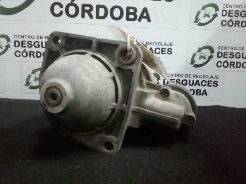 Recambio de motor arranque para peugeot 205 berlina 1.1 referencia OEM IAM 9000333104  BOSCH