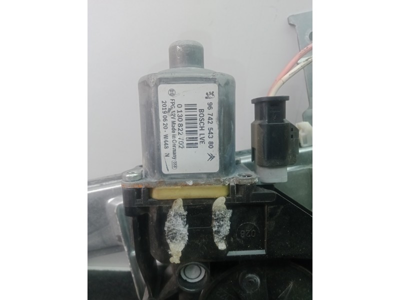 Recambio de elevalunas delantero derecho para peugeot 208 1.2 12v vti referencia OEM IAM 9674254380-0130822702-9673154380  