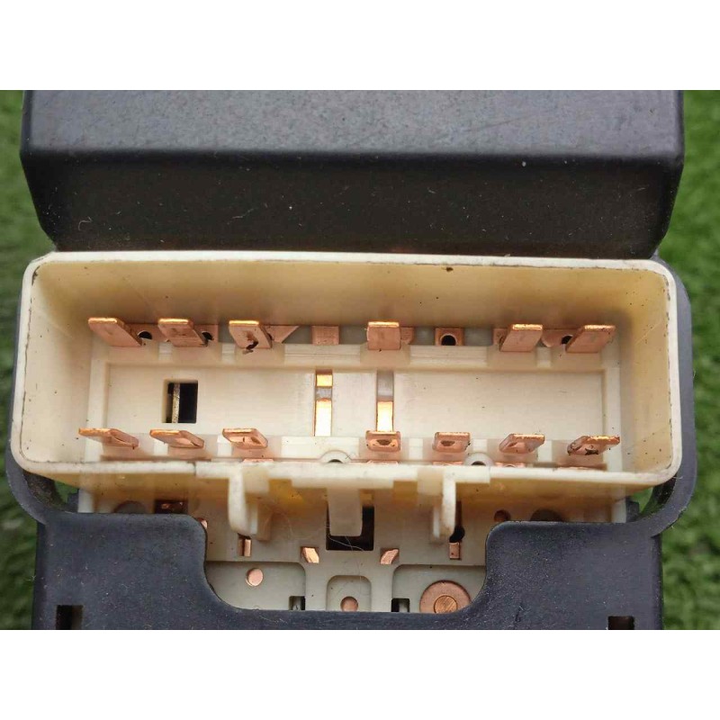 Recambio de mando elevalunas delantero izquierdo para chevrolet captiva 2.0 diesel cat referencia OEM IAM 202005436 4.BOTONES 