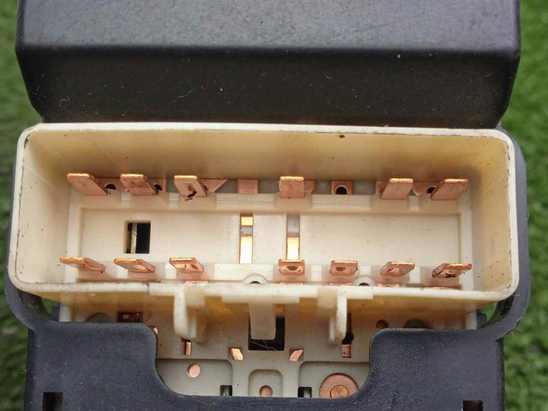 Recambio de mando elevalunas delantero izquierdo para chevrolet captiva 2.0 diesel cat referencia OEM IAM 202005436 4.BOTONES 