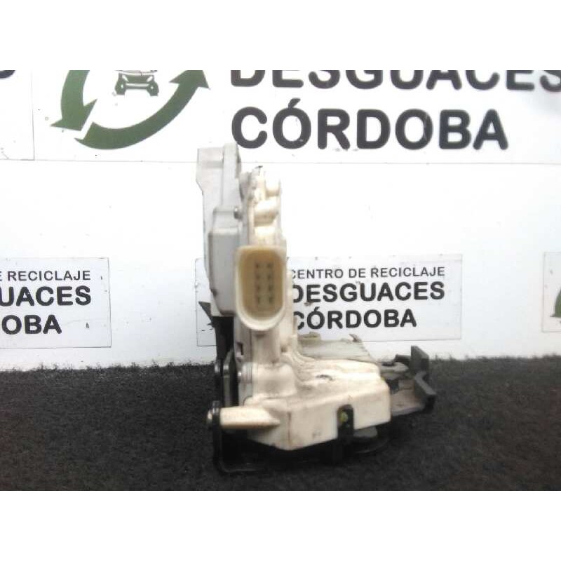 Recambio de cerradura puerta trasera izquierda para audi a4 avant (8e) 2.0 tdi referencia OEM IAM   5.PUERTAS