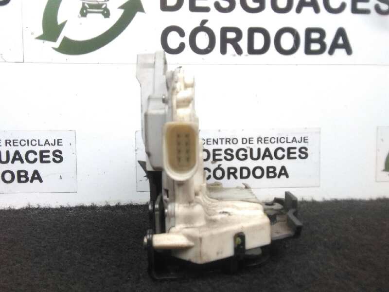 Recambio de cerradura puerta trasera izquierda para audi a4 avant (8e) 2.0 tdi referencia OEM IAM   5.PUERTAS