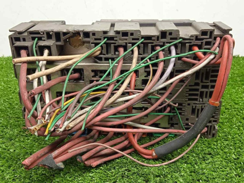 Recambio de caja reles / fusibles para renault laguna ii (bg0) 1.9 dci diesel cat referencia OEM IAM SINREFERENCIA  