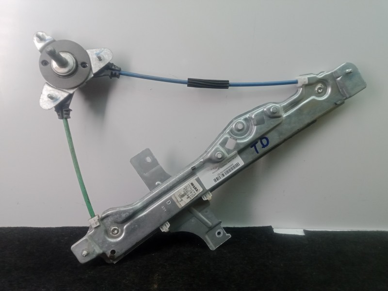 Recambio de elevalunas trasero derecho para peugeot 208 1.2 12v vti referencia OEM IAM 9673153880-A002C501-32559000  