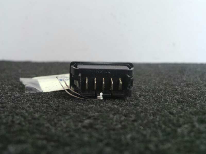 Recambio de mando elevalunas delantero izquierdo para peugeot 306 berlina 4 puertas (s1) 1.6 referencia OEM IAM   