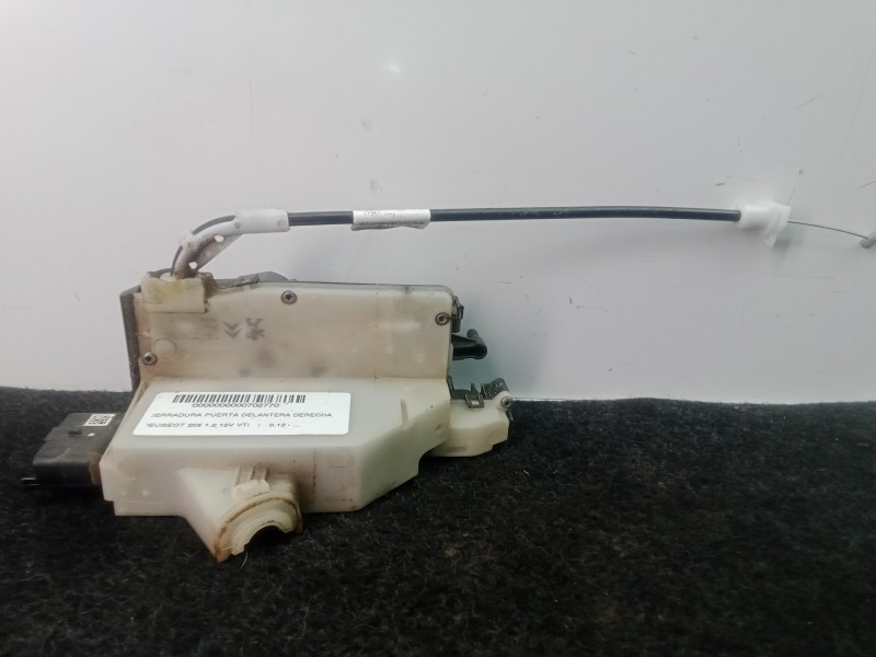 Recambio de cerradura puerta delantera derecha para peugeot 208 1.2 12v vti referencia OEM IAM 9812500780  