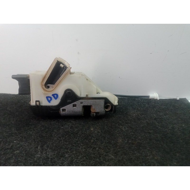 Recambio de cerradura puerta delantera derecha para peugeot 208 1.2 12v vti referencia OEM IAM 9812500780  