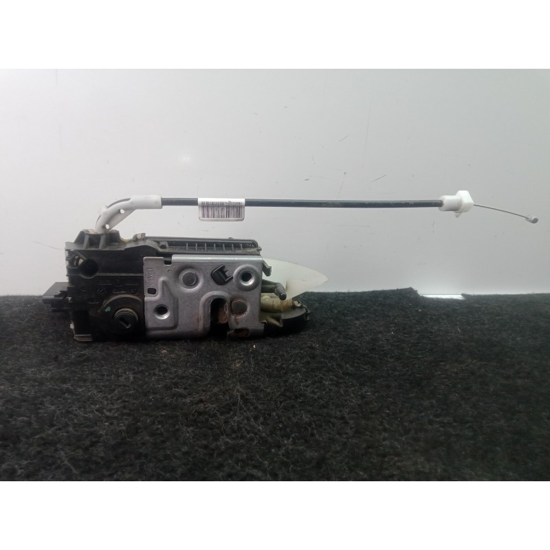 Recambio de cerradura puerta delantera izquierda para peugeot 208 1.2 12v vti referencia OEM IAM 9812500880  