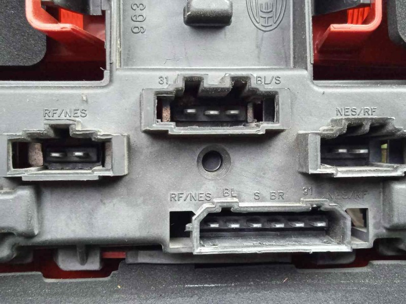 Recambio de piloto trasero derecho para volkswagen bora berlina (1j2) 1.9 tdi referencia OEM IAM SINREFERENCIA  
