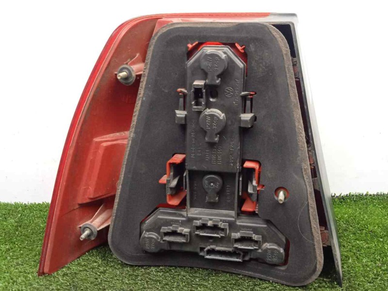 Recambio de piloto trasero derecho para volkswagen bora berlina (1j2) 1.9 tdi referencia OEM IAM SINREFERENCIA  