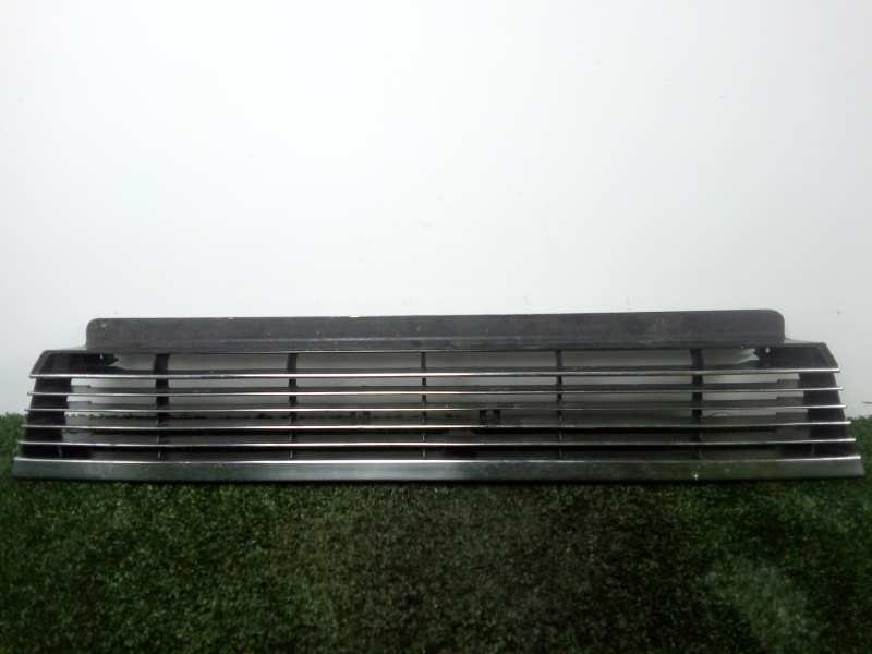 Recambio de rejilla delantera para toyota camry (v20) 2.0 (sv21_) referencia OEM IAM  86-91 CROMADO - NEGRO