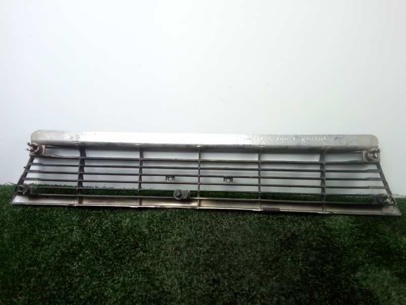 Recambio de rejilla delantera para toyota camry (v20) 2.0 (sv21_) referencia OEM IAM  86-91 CROMADO - NEGRO
