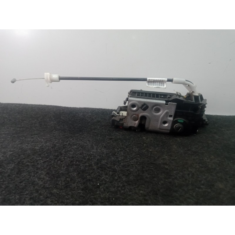 Recambio de cerradura puerta trasera derecha para peugeot 208 1.2 12v vti referencia OEM IAM 9812501180  