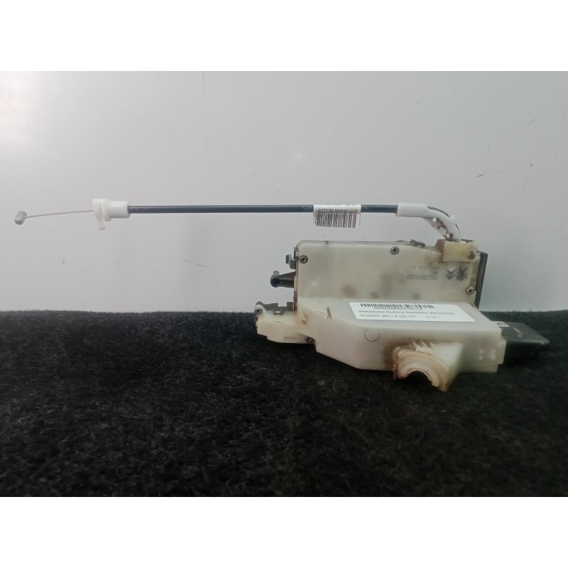 Recambio de cerradura puerta trasera izquierda para peugeot 208 1.2 12v vti referencia OEM IAM 9812501280  