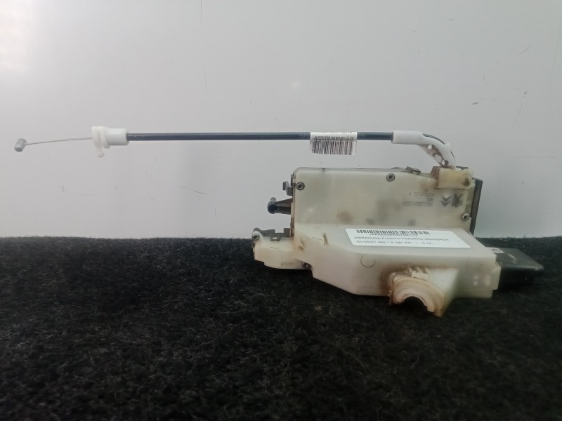 Recambio de cerradura puerta trasera izquierda para peugeot 208 1.2 12v vti referencia OEM IAM 9812501280  