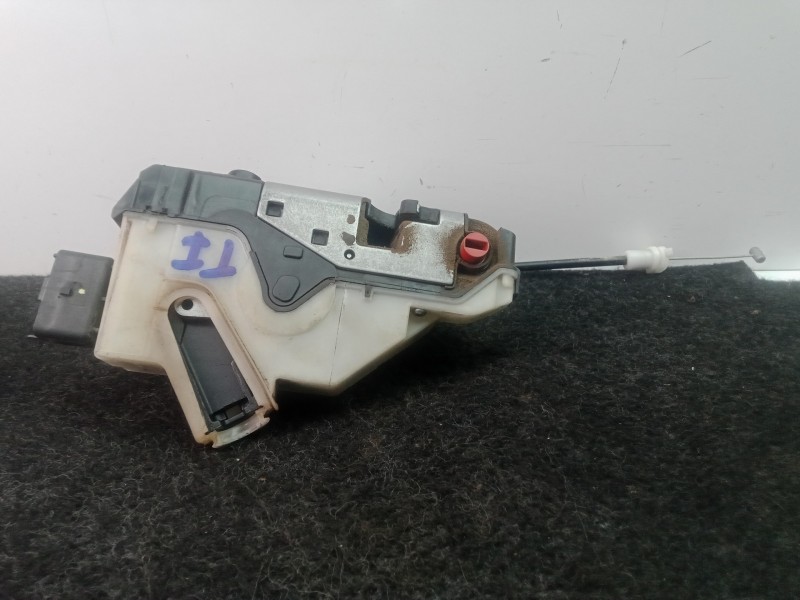 Recambio de cerradura puerta trasera izquierda para peugeot 208 1.2 12v vti referencia OEM IAM 9812501280  