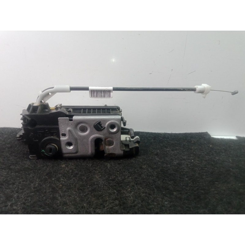 Recambio de cerradura puerta trasera izquierda para peugeot 208 1.2 12v vti referencia OEM IAM 9812501280  