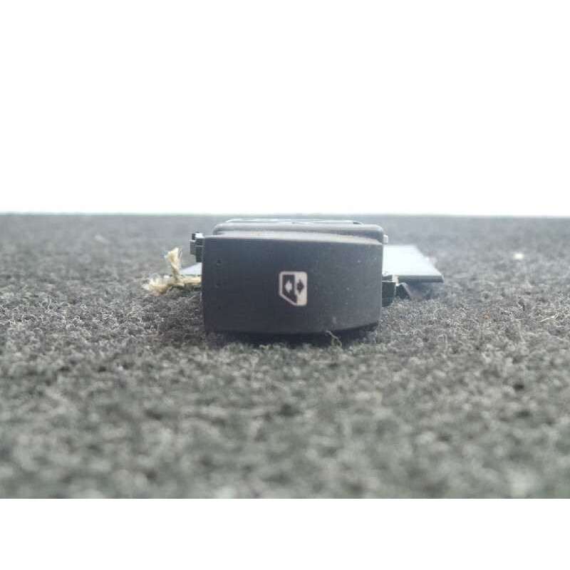 Recambio de mando elevalunas trasero izquierdo para renault laguna ii (bg0) 1.9 dci diesel referencia OEM IAM 26488  