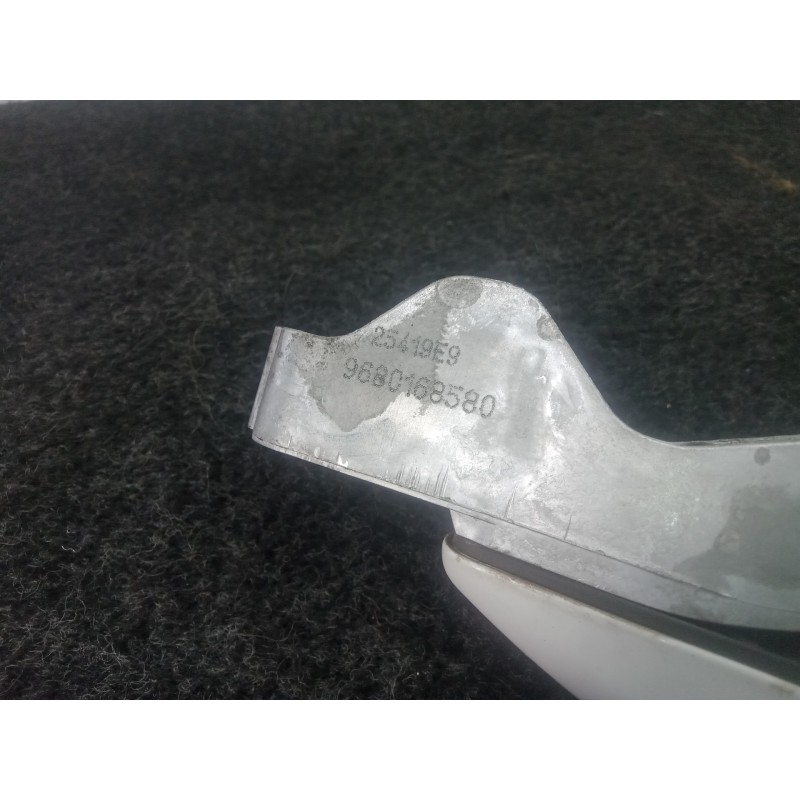 Recambio de maneta exterior delantera derecha para peugeot 208 1.2 12v vti referencia OEM IAM 9680168580  